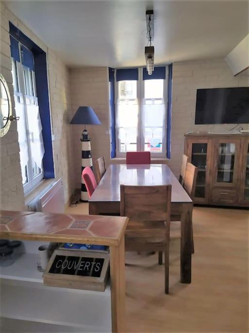 Appt De Charme En Plein Coeur Historique Apartment Dives-sur-Mer Ngoại thất bức ảnh
